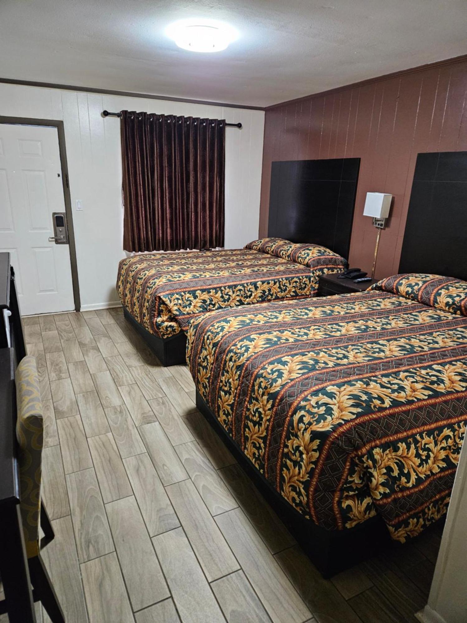 Traveler'S Inn Roanoke Exterior photo